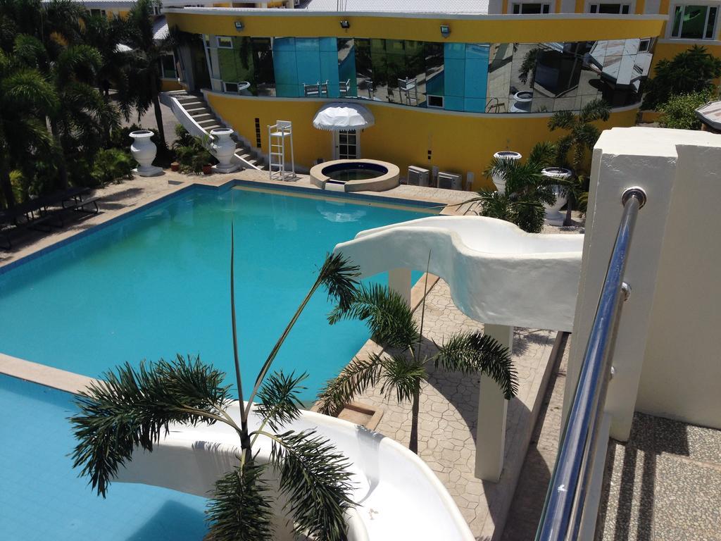 Metro Vigan Fiesta Garden Hotel Екстериор снимка