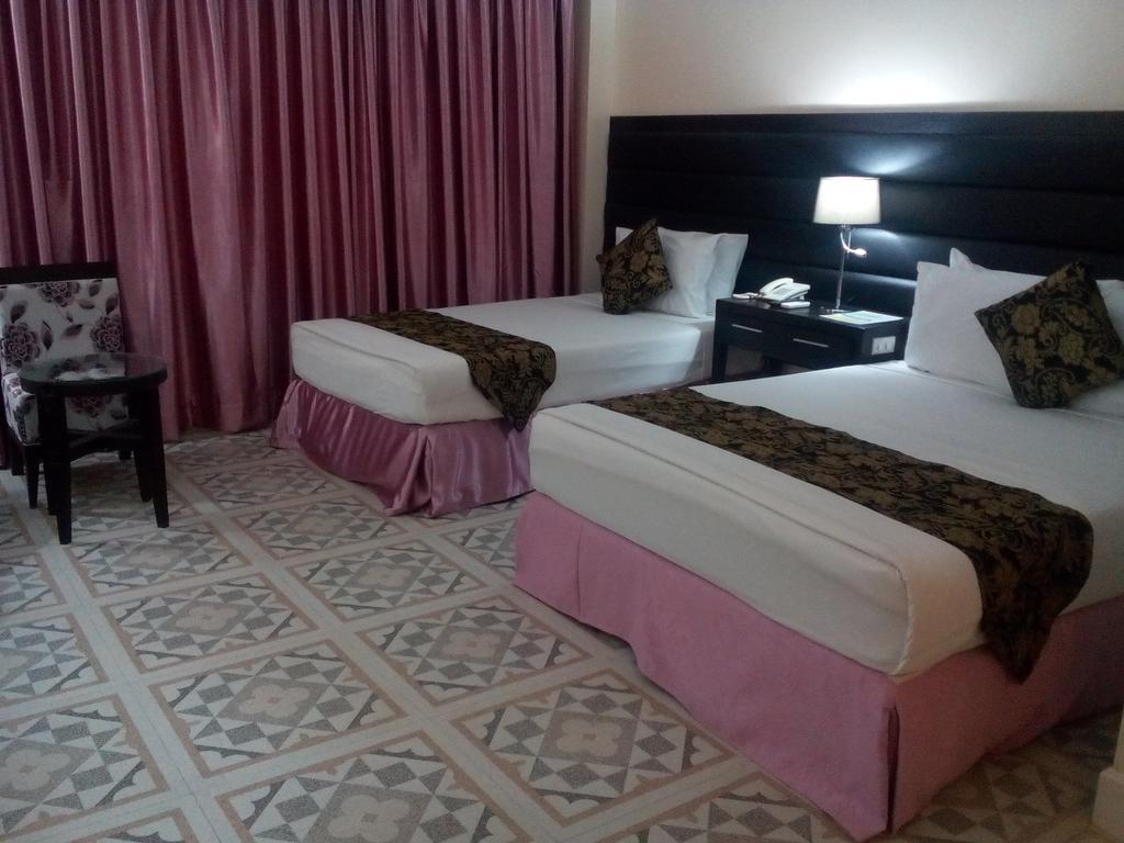 Metro Vigan Fiesta Garden Hotel Екстериор снимка