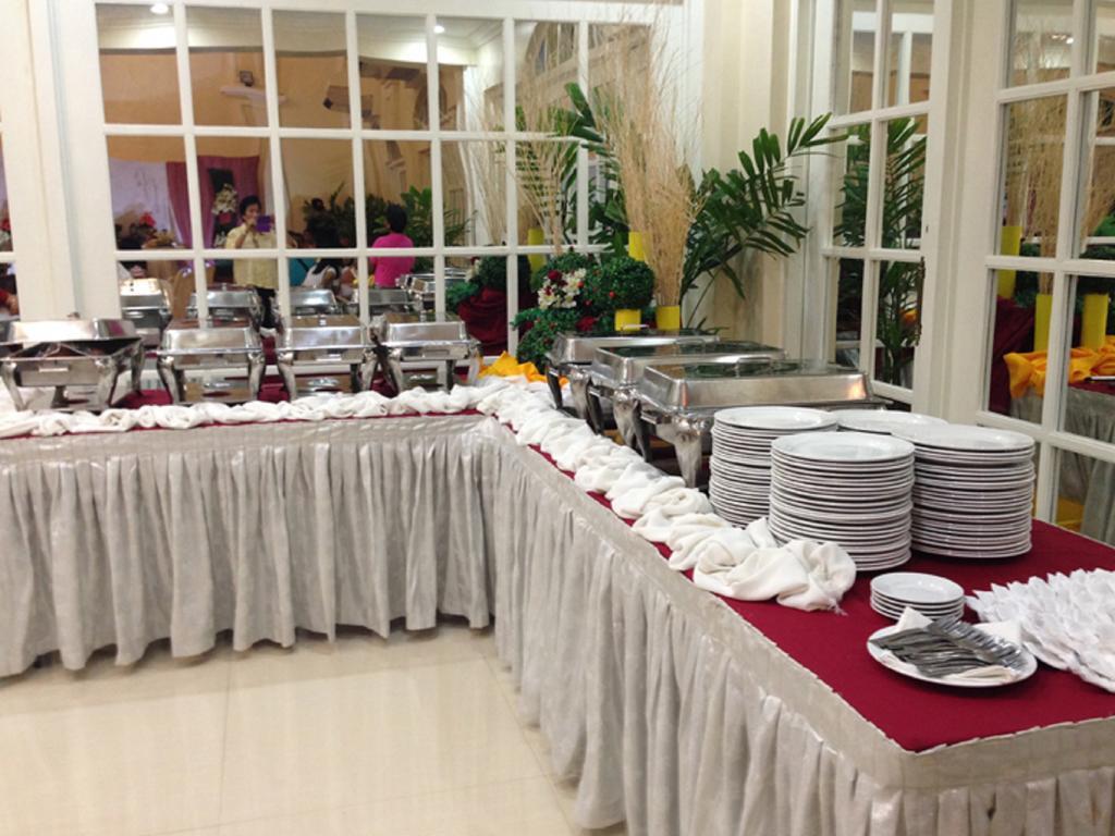 Metro Vigan Fiesta Garden Hotel Екстериор снимка