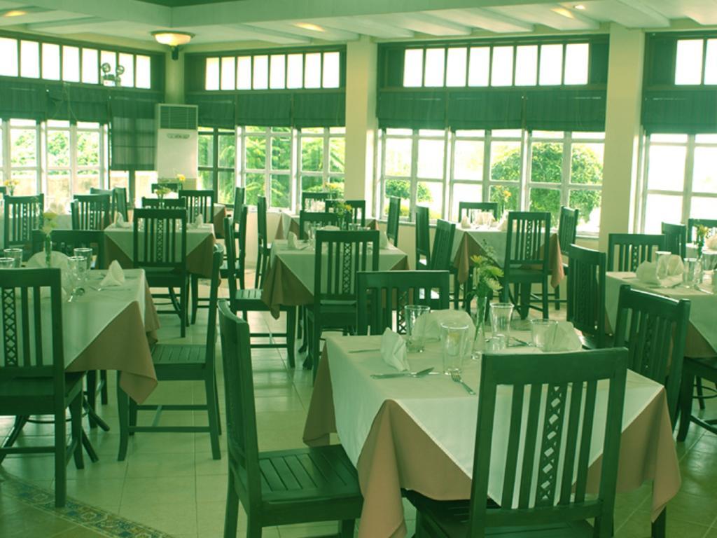 Metro Vigan Fiesta Garden Hotel Екстериор снимка