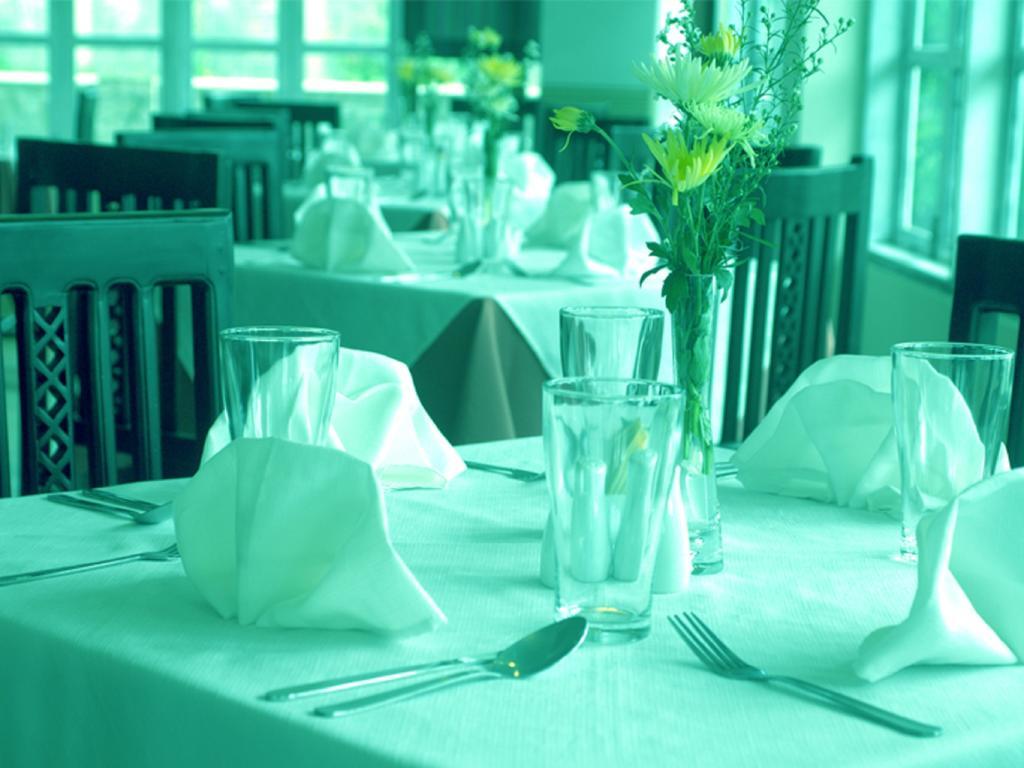 Metro Vigan Fiesta Garden Hotel Екстериор снимка
