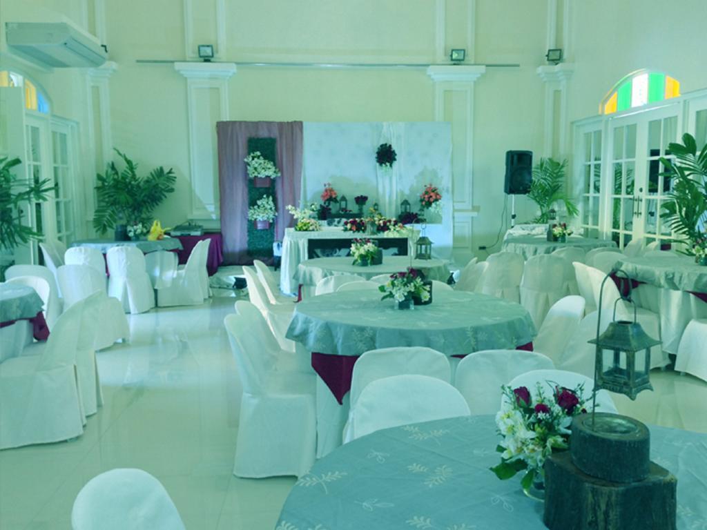 Metro Vigan Fiesta Garden Hotel Екстериор снимка
