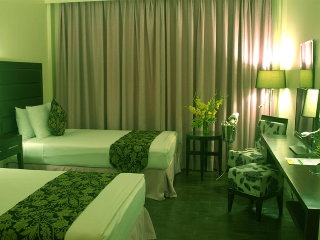 Metro Vigan Fiesta Garden Hotel Екстериор снимка