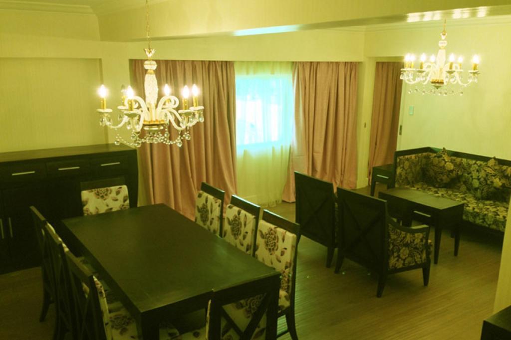 Metro Vigan Fiesta Garden Hotel Екстериор снимка