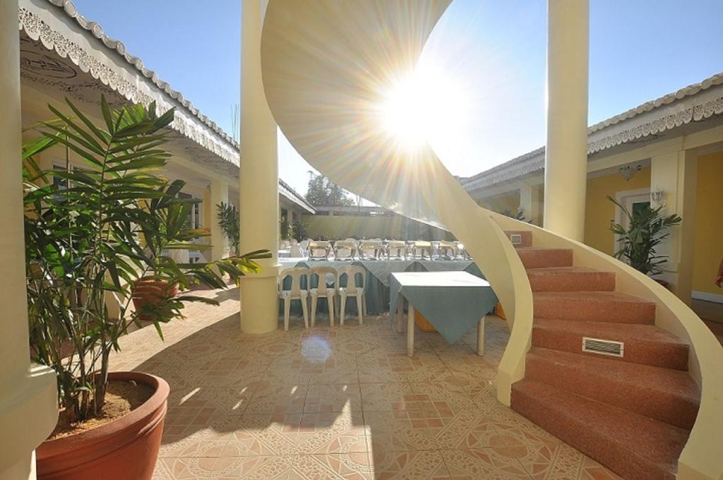 Metro Vigan Fiesta Garden Hotel Екстериор снимка