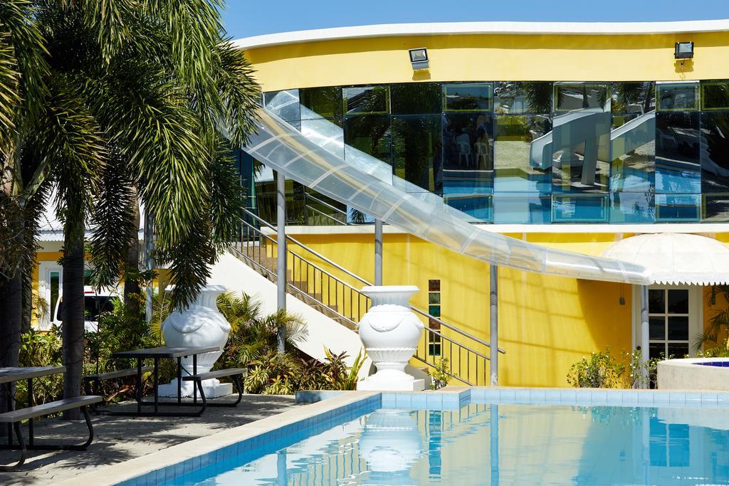 Metro Vigan Fiesta Garden Hotel Екстериор снимка