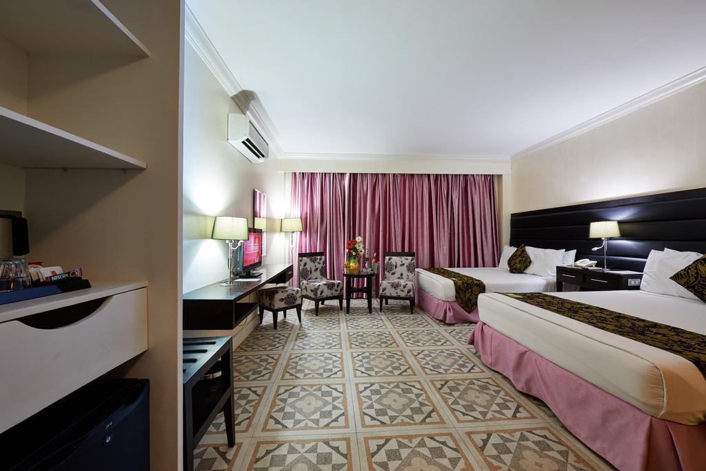 Metro Vigan Fiesta Garden Hotel Екстериор снимка