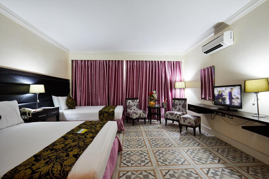 Metro Vigan Fiesta Garden Hotel Екстериор снимка