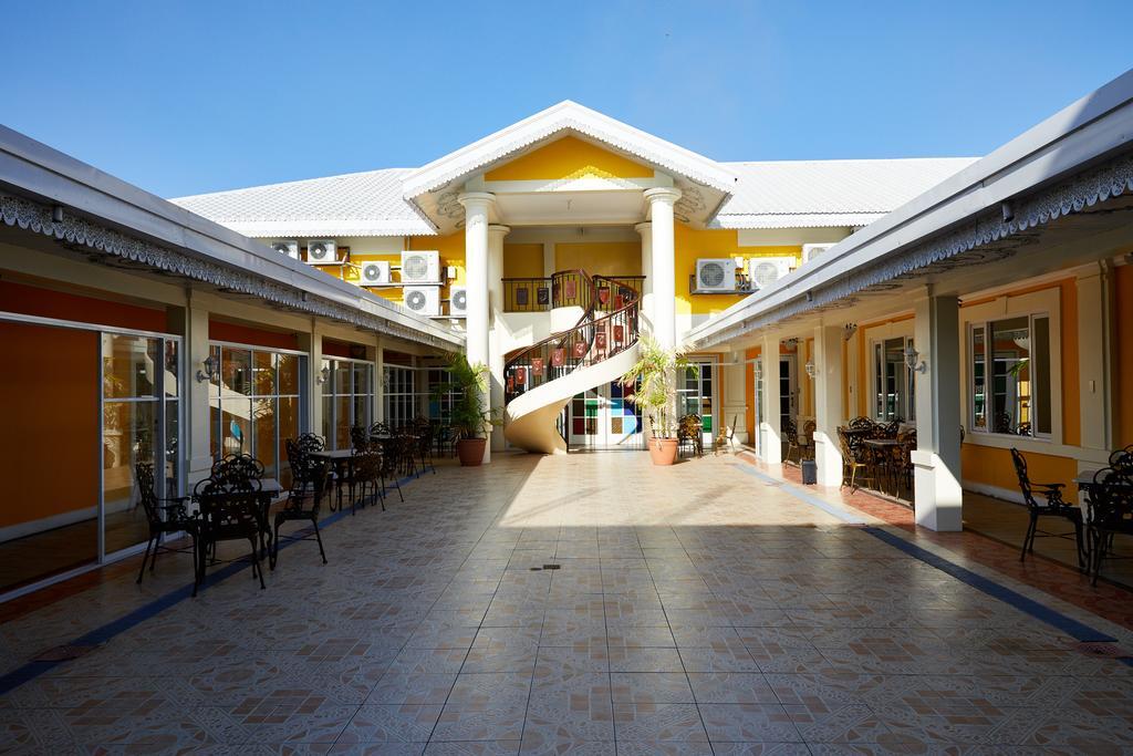Metro Vigan Fiesta Garden Hotel Екстериор снимка