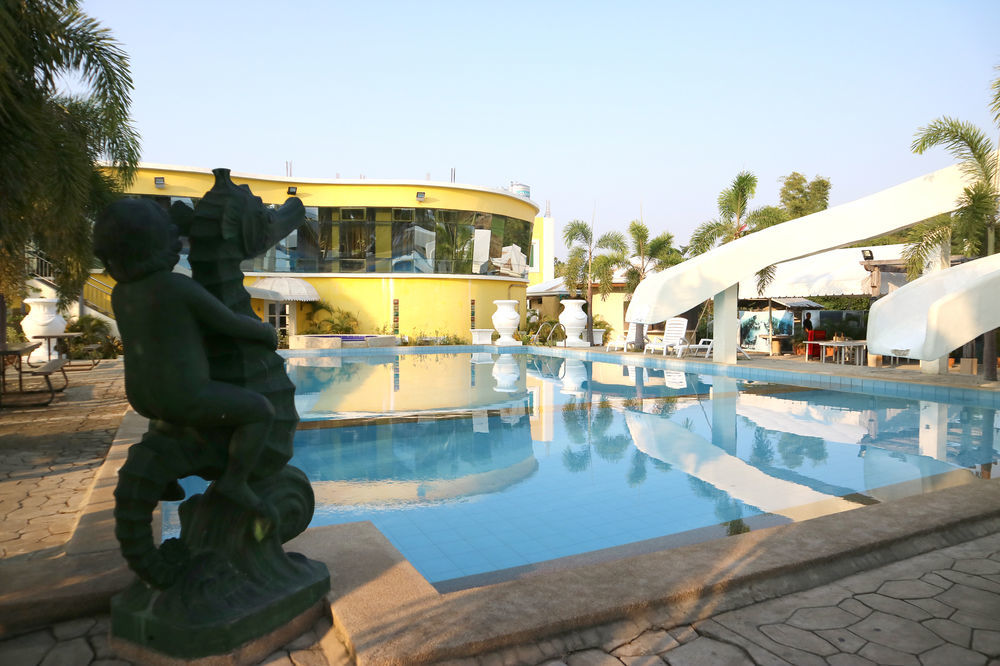 Metro Vigan Fiesta Garden Hotel Екстериор снимка