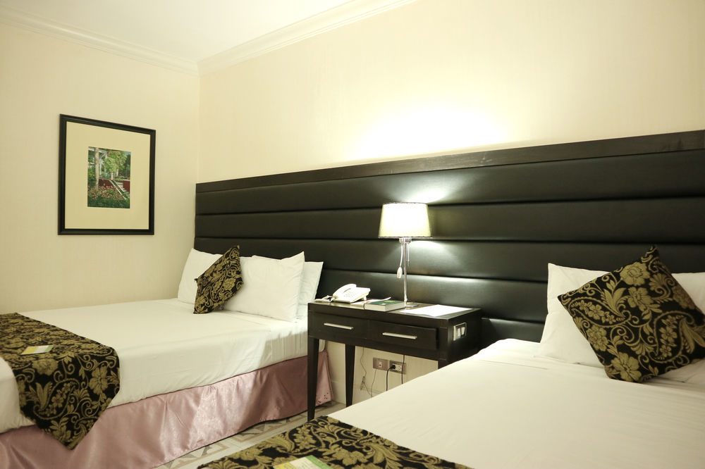 Metro Vigan Fiesta Garden Hotel Екстериор снимка