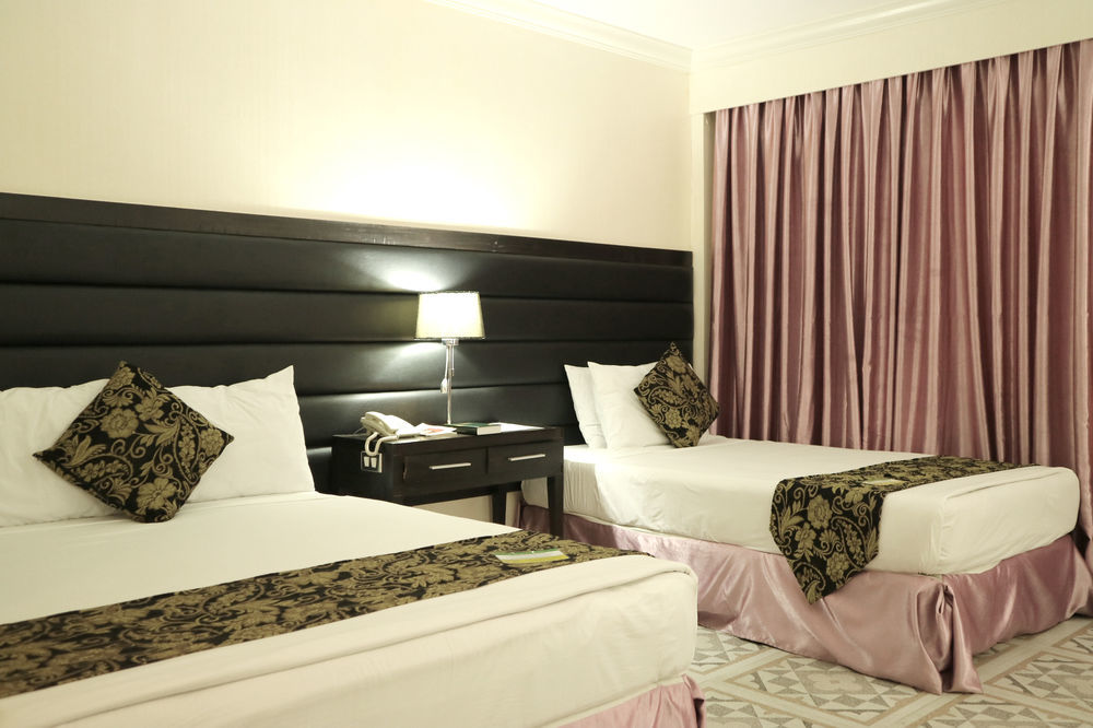 Metro Vigan Fiesta Garden Hotel Екстериор снимка