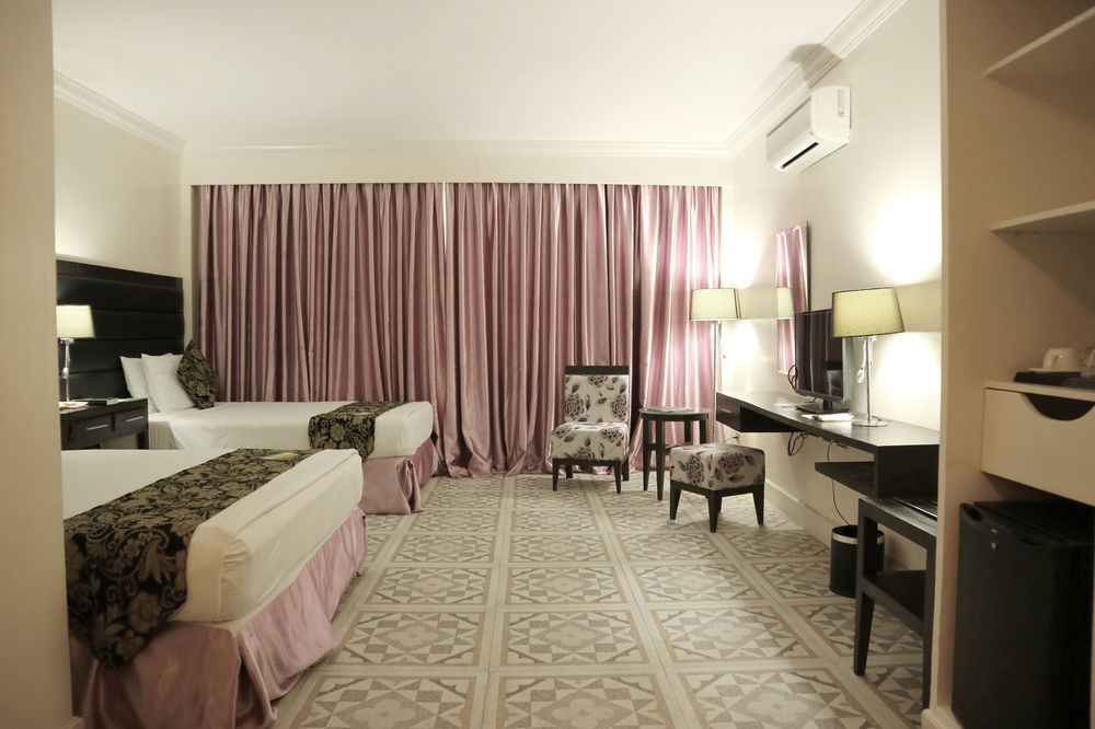 Metro Vigan Fiesta Garden Hotel Екстериор снимка