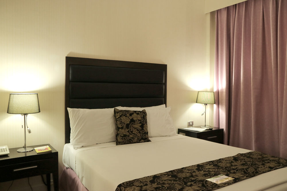 Metro Vigan Fiesta Garden Hotel Екстериор снимка